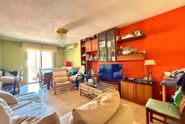 Piso en venta en Calle Casarabonela, San Fermín